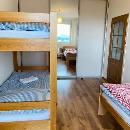 Apartman Jakodoma Zeleny Gauc Hlidane Parkovani U Domu Zdarma Ceska Lipa Exterior photo